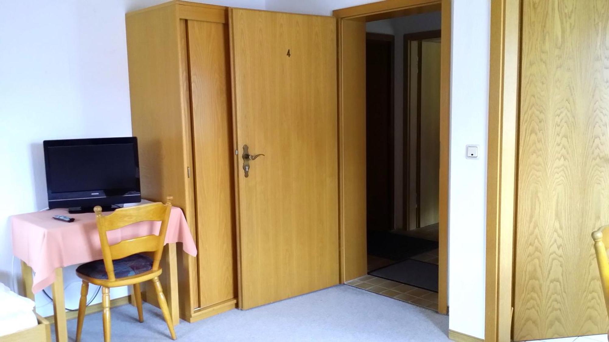 Landgasthof Zum Hirschen Hafenlohr Номер фото